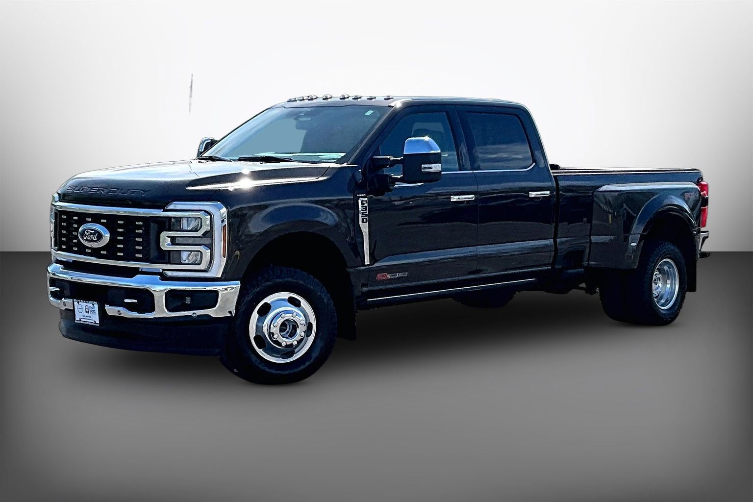 2024 Ford Super Duty F-350 DRW LARIAT