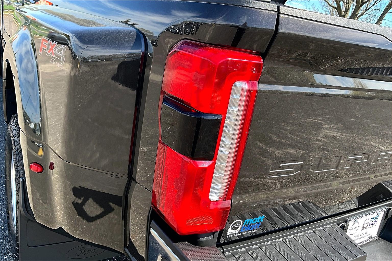 2024 Ford Super Duty F-350 DRW LARIAT