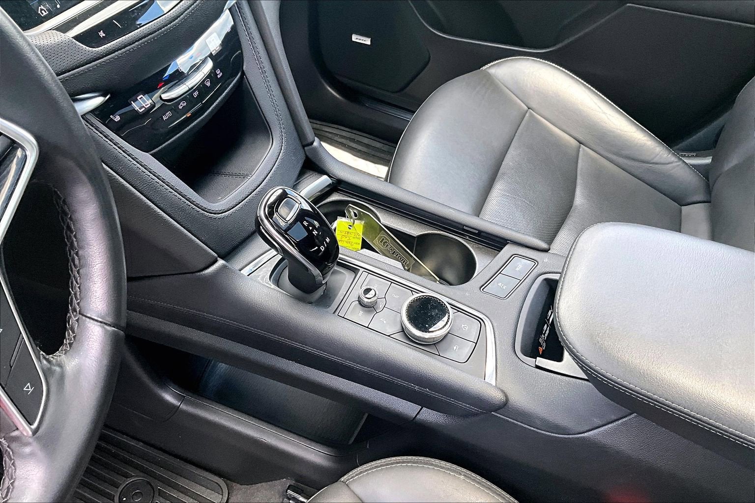 2022 Cadillac XT5 FWD Premium Luxury