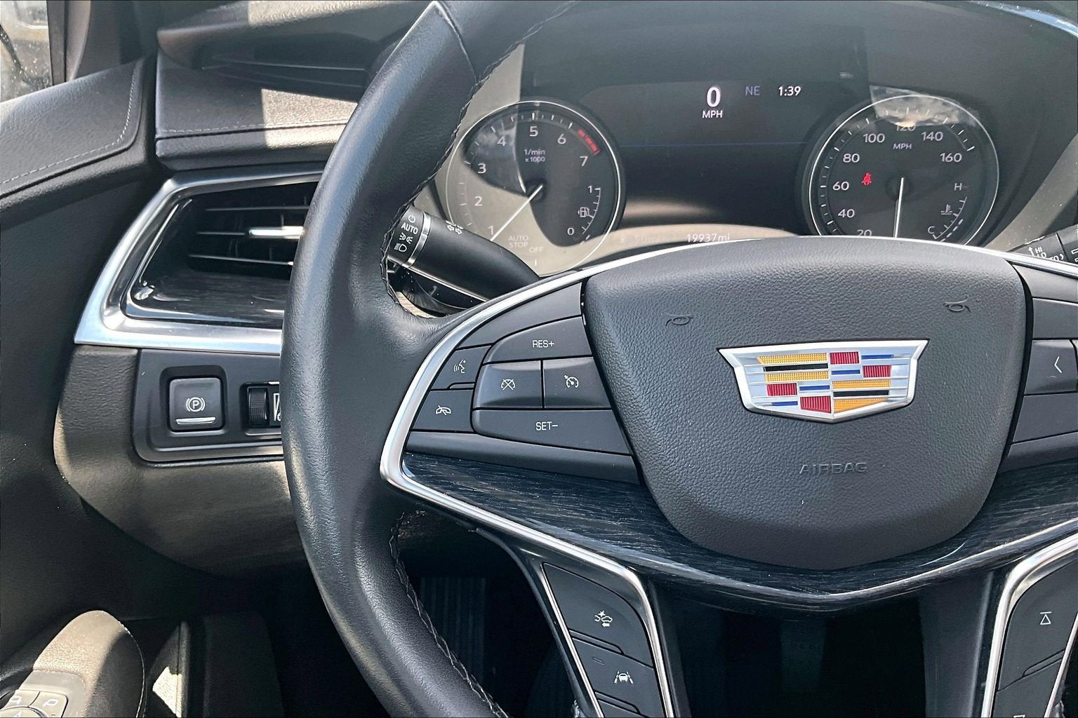 2022 Cadillac XT5 FWD Premium Luxury
