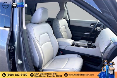 2025 Nissan Pathfinder SL