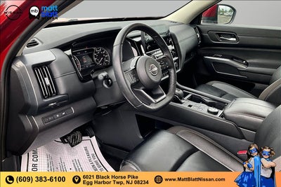 2024 Nissan Pathfinder SL