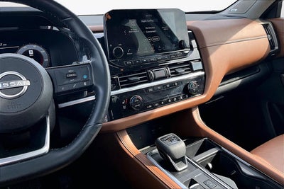 2025 Nissan Pathfinder Platinum