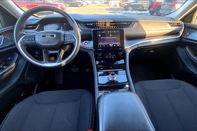 2023 Jeep Grand Cherokee Laredo 4x4