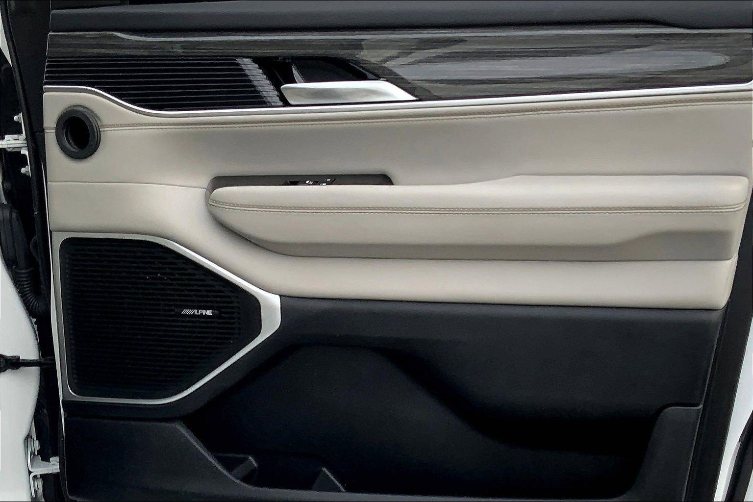 2022 Jeep Wagoneer Series III 4x4