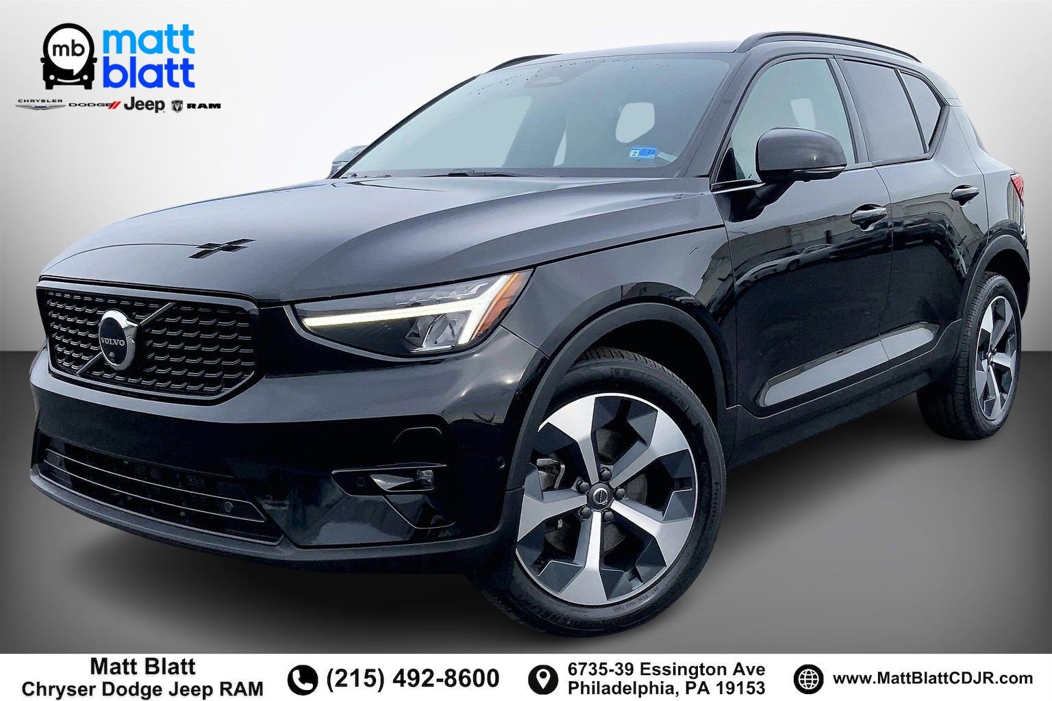 2023 Volvo XC40 B5 Plus Dark Theme