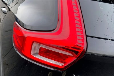 2023 Volvo XC40 B5 Plus Dark Theme