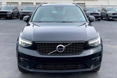 2023 Volvo XC40 B5 Plus Dark Theme