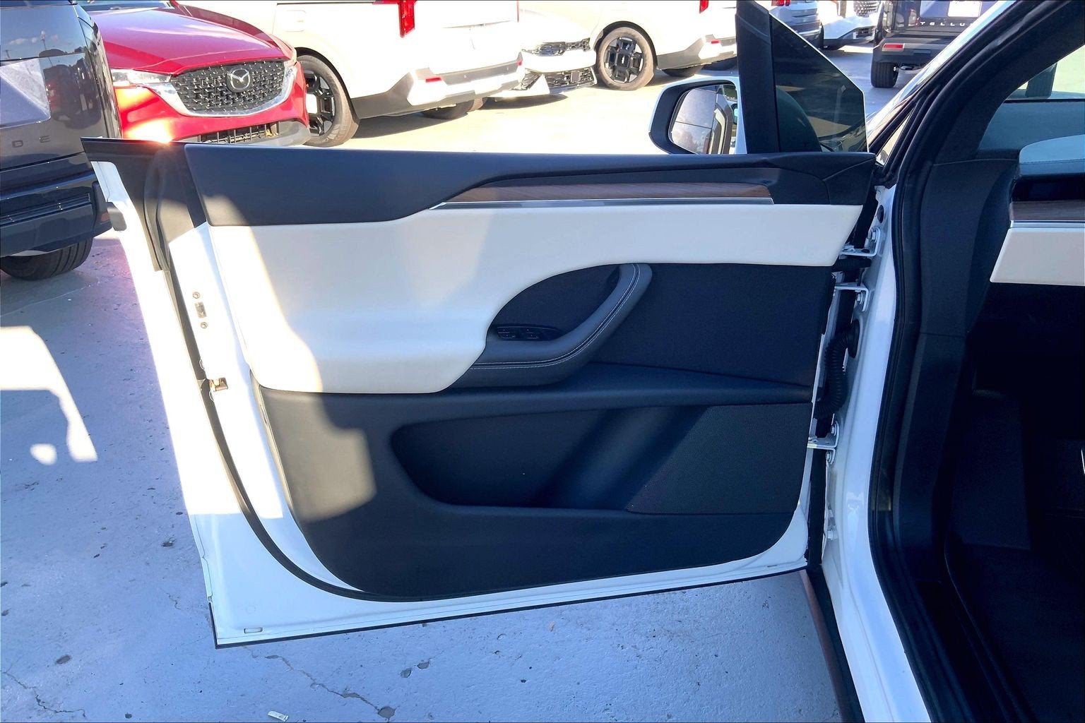2023 Tesla Model X Standard