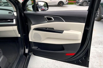2023 Kia Carnival LX