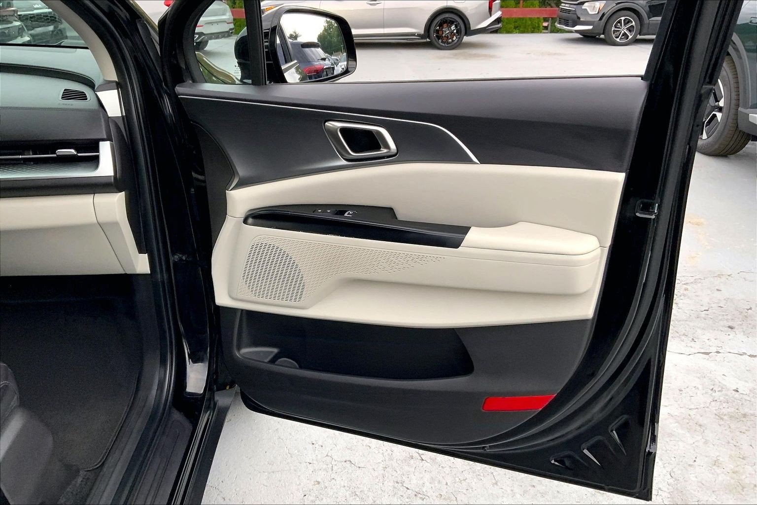 2023 Kia Carnival LX