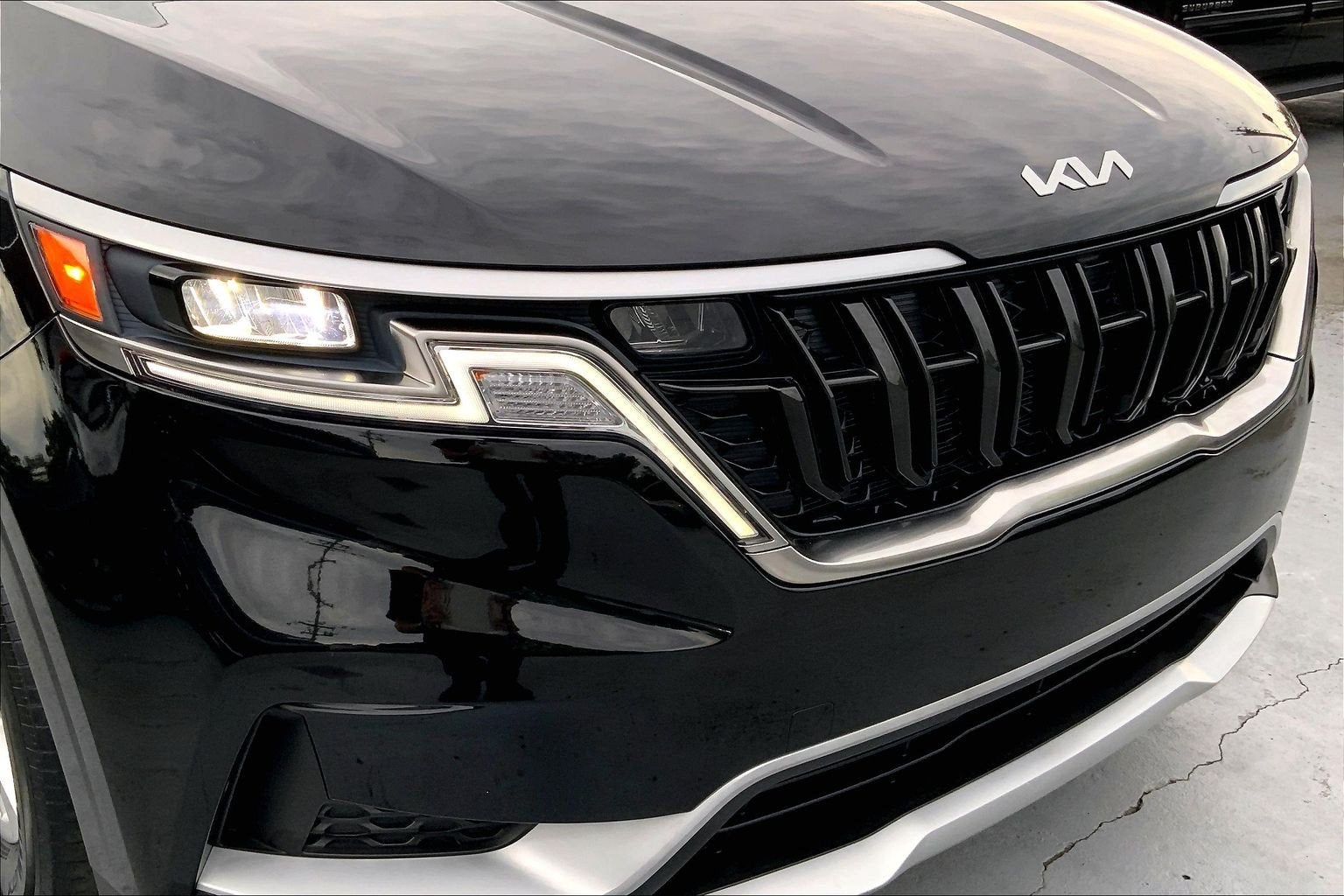 2023 Kia Carnival LX