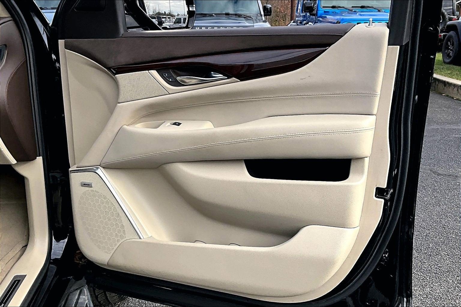 2016 Cadillac Escalade Luxury Collection