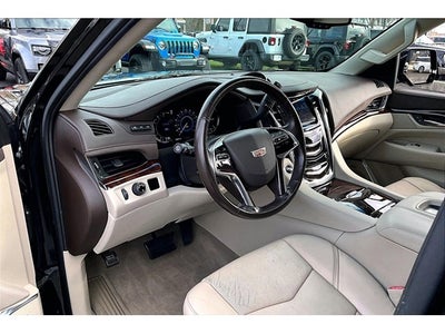 2016 Cadillac Escalade Luxury Collection