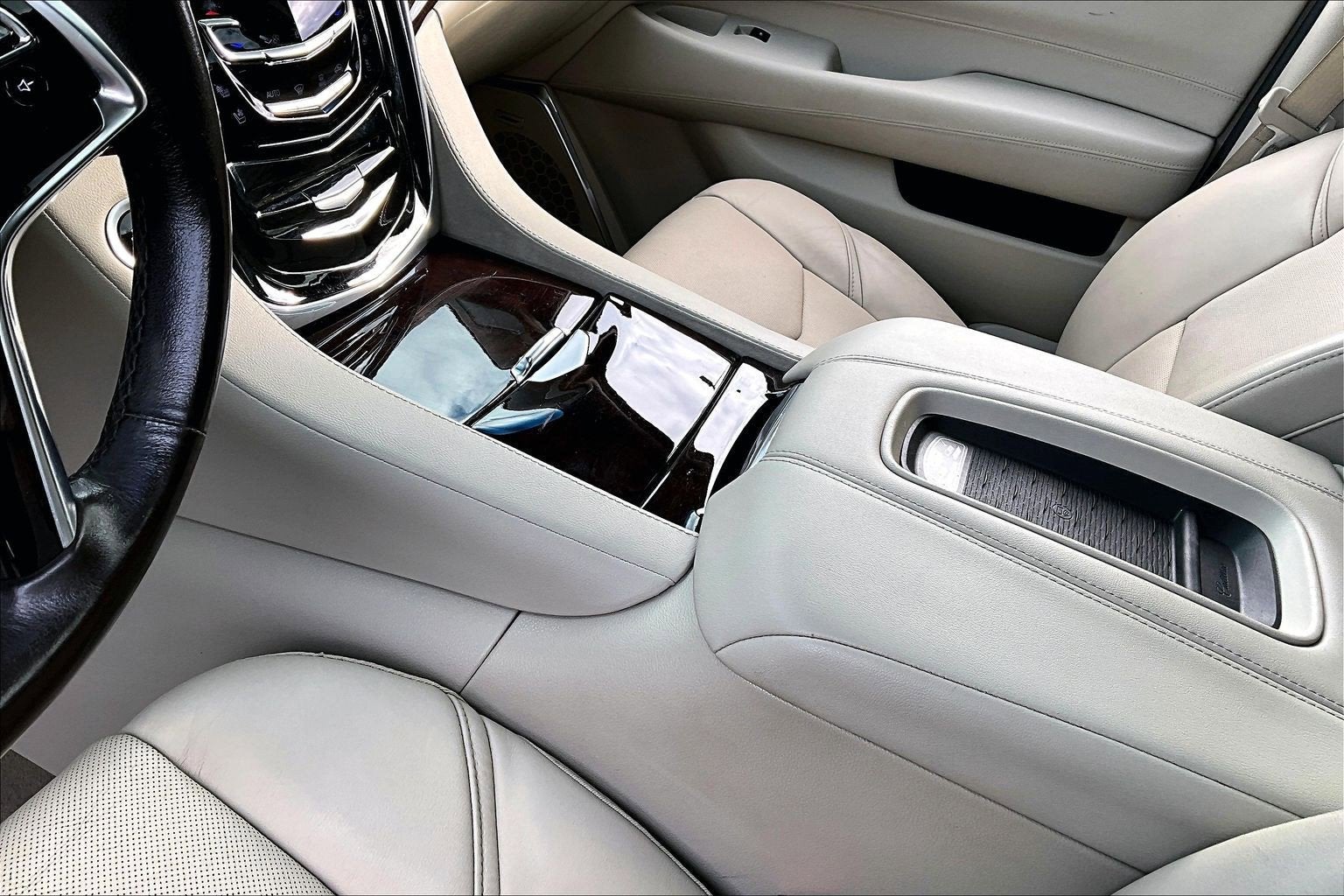 2016 Cadillac Escalade Luxury Collection