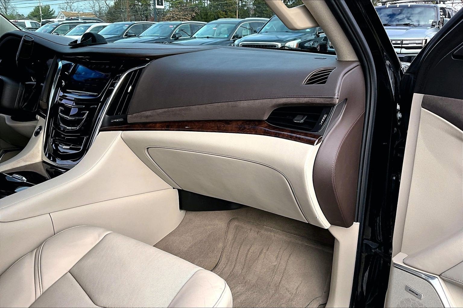 2016 Cadillac Escalade Luxury Collection