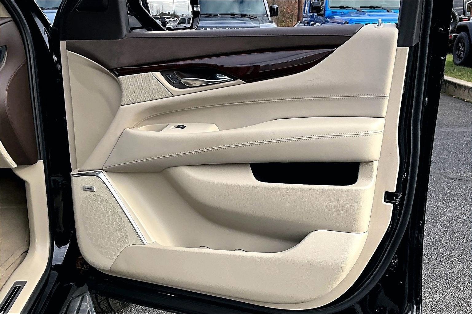 2016 Cadillac Escalade Luxury Collection
