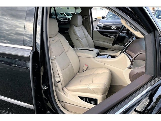 2016 Cadillac Escalade Luxury Collection