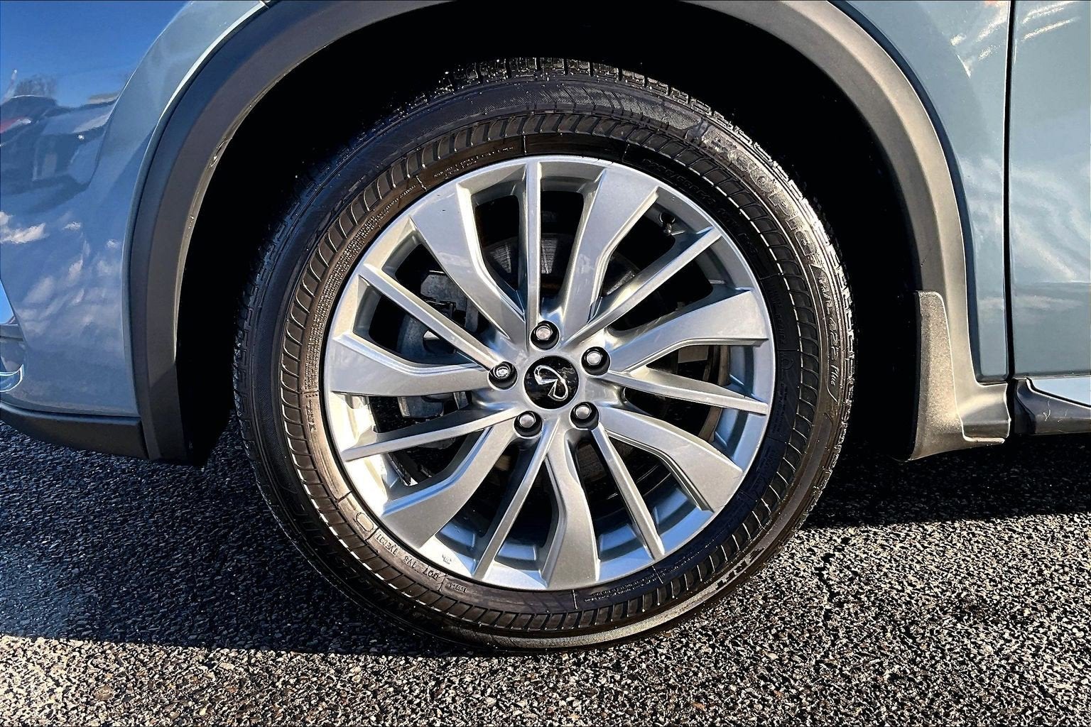 2023 INFINITI QX50 LUXE FWD