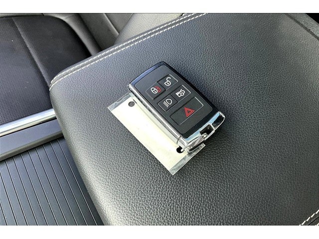 2022 Jaguar XF R-Dynamic SE