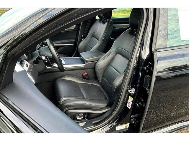 2022 Jaguar XF R-Dynamic SE