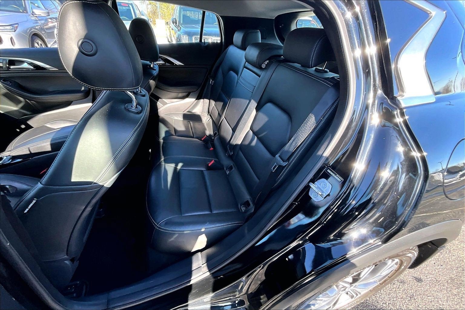 2018 INFINITI QX30 ESSENTIAL