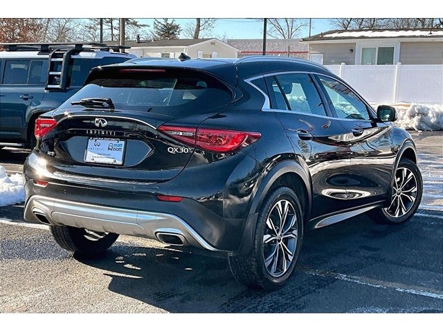 2018 INFINITI QX30 ESSENTIAL
