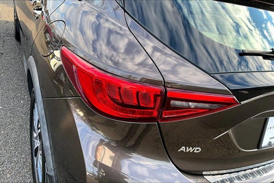 2017 INFINITI QX30 Premium AWD
