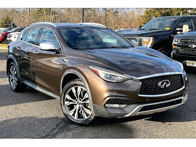 2017 INFINITI QX30 Premium AWD
