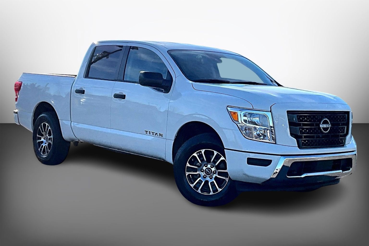 2024 Nissan Titan SV