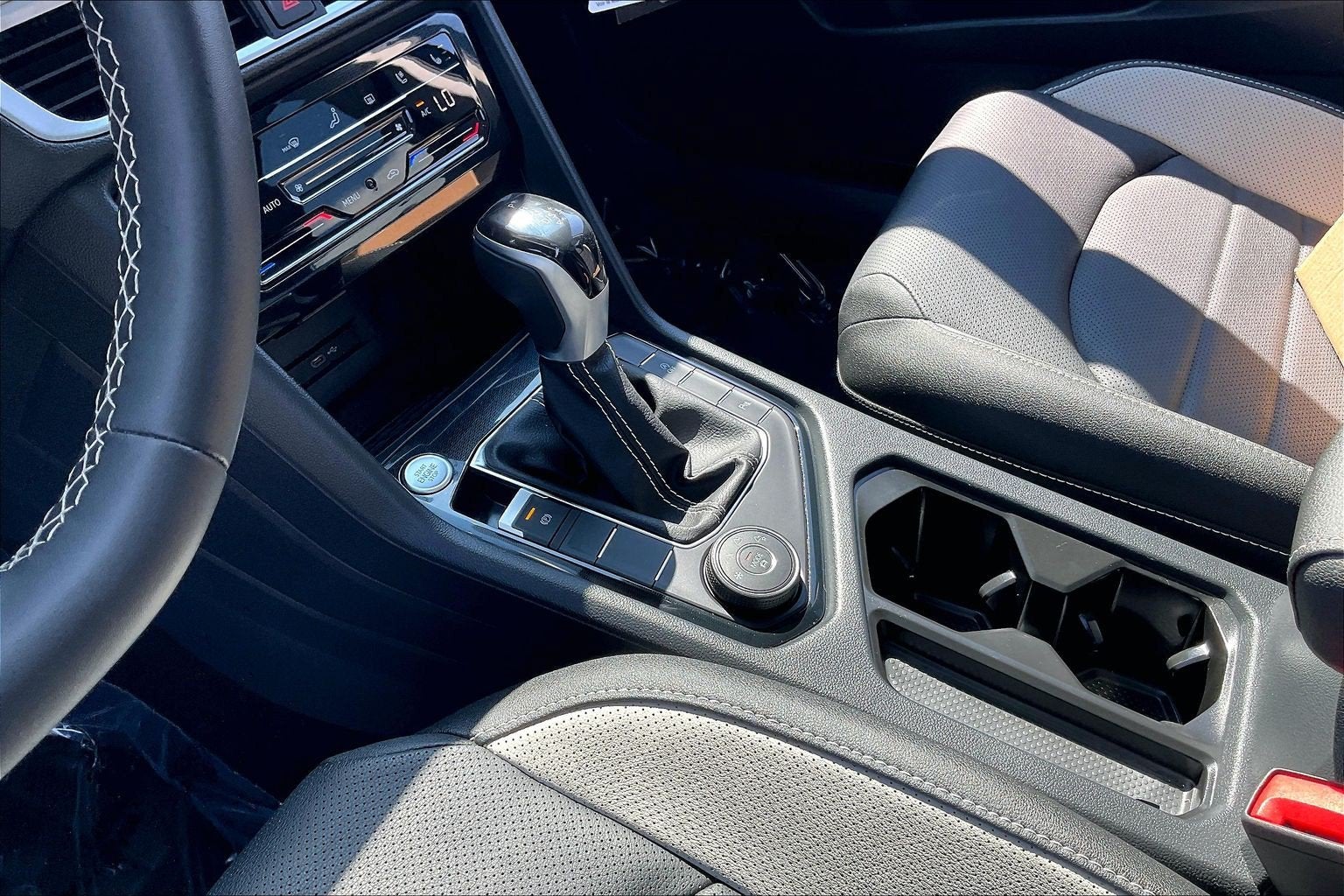 2025 Volkswagen Taos SEL