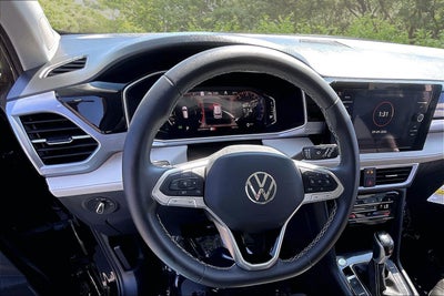 2025 Volkswagen Taos SEL