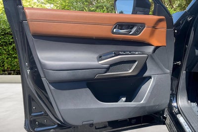 2025 Nissan Pathfinder Platinum