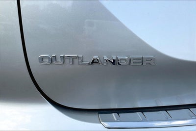 2022 Mitsubishi Outlander SE