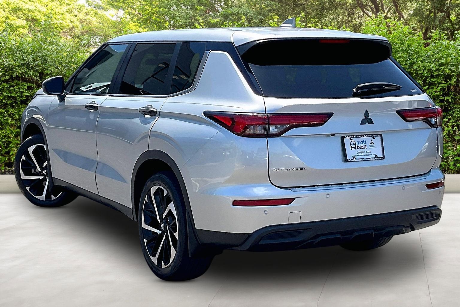 2022 Mitsubishi Outlander ES