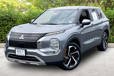 2023 Mitsubishi Outlander SE