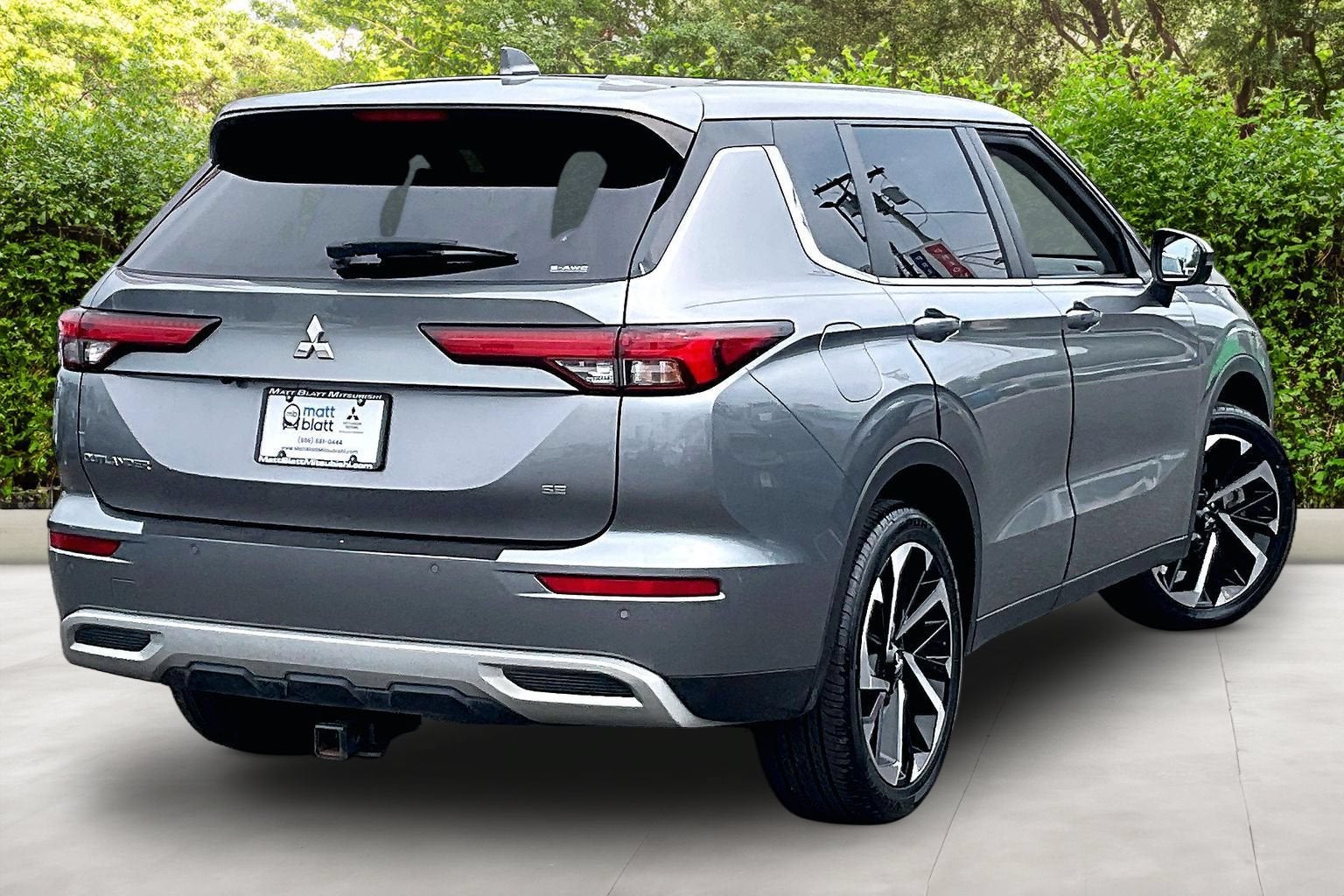 2023 Mitsubishi Outlander SE