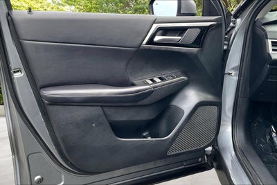2023 Mitsubishi Outlander SE