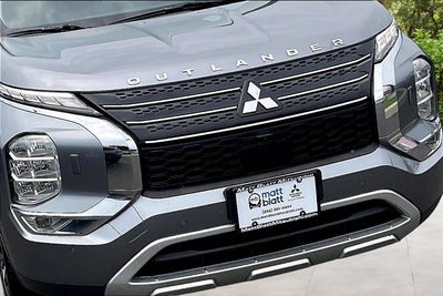 2023 Mitsubishi Outlander SE