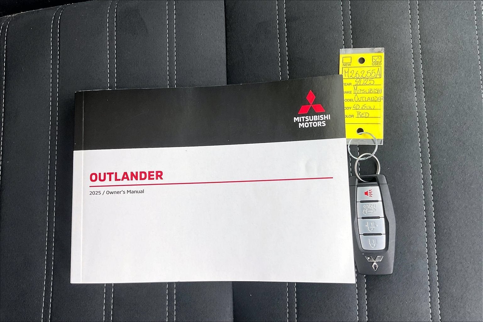 2025 Mitsubishi Outlander SE
