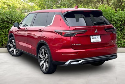 2025 Mitsubishi Outlander SE