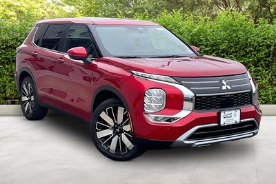 2025 Mitsubishi Outlander SE