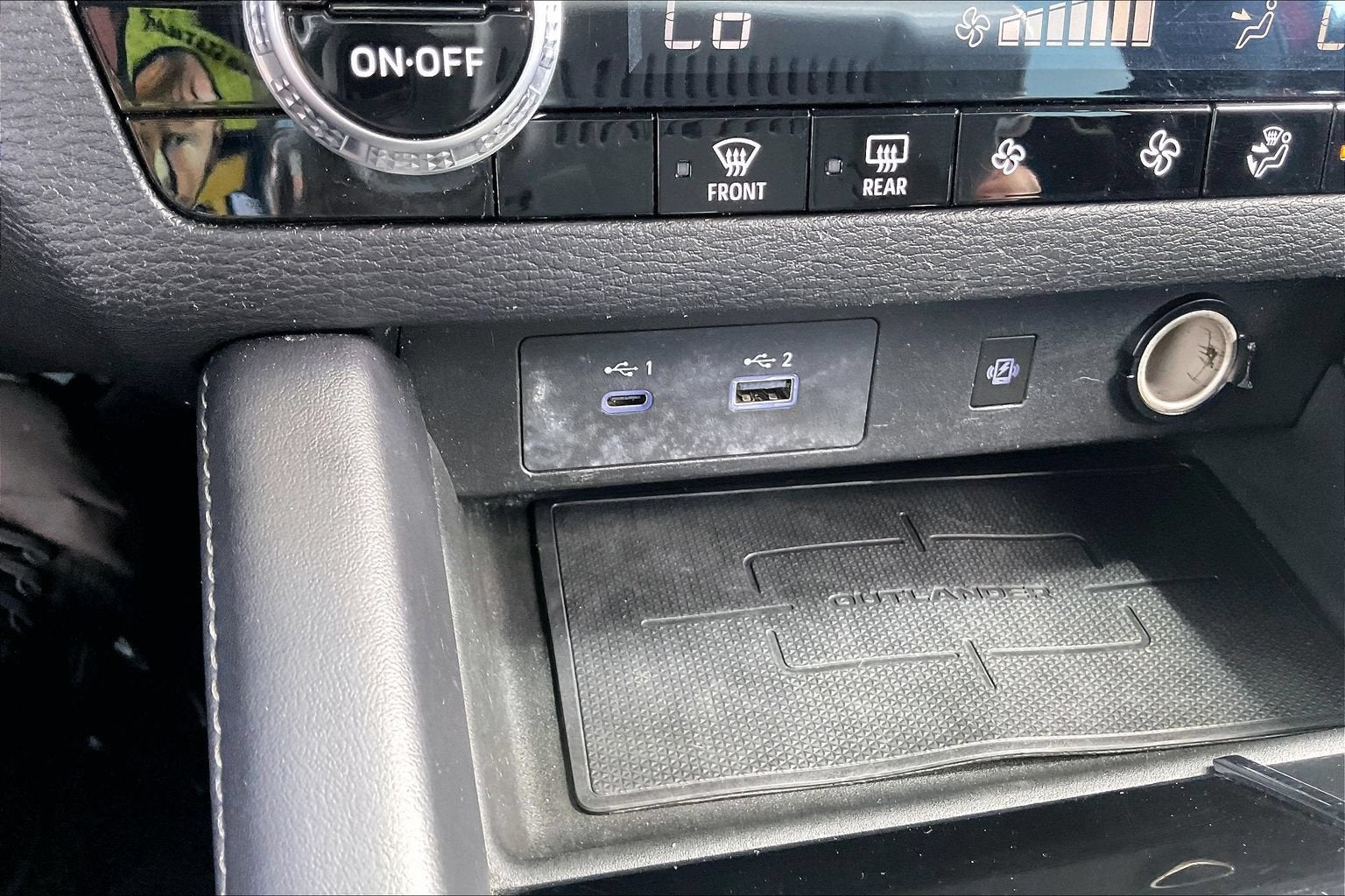 2024 Mitsubishi Outlander SE