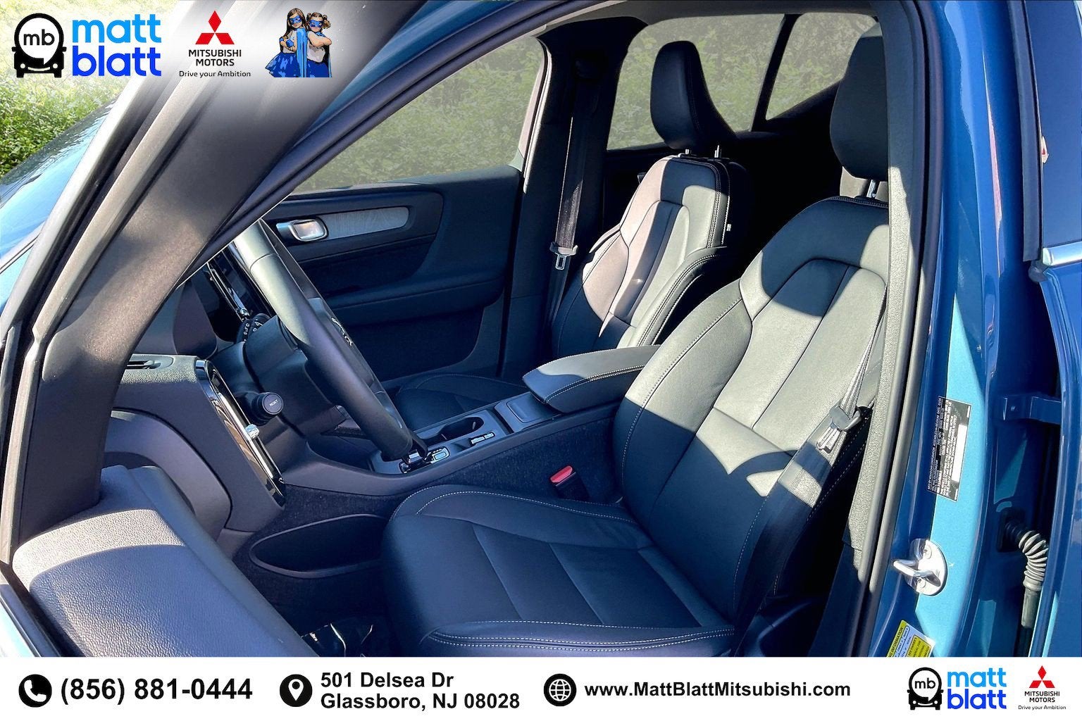 2025 Volvo XC40 Core Bright Theme