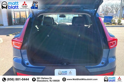 2025 Volvo XC40 Core Bright Theme