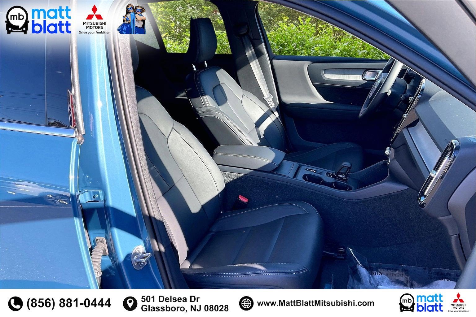 2025 Volvo XC40 Core Bright Theme