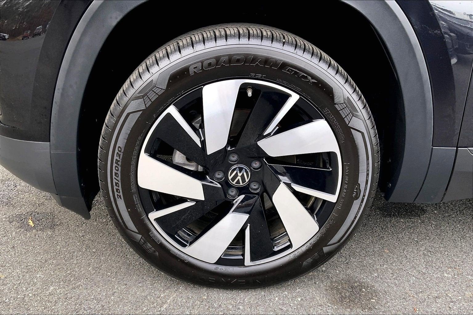 2025 Volkswagen Atlas Cross Sport 2.0T SE w/Technology