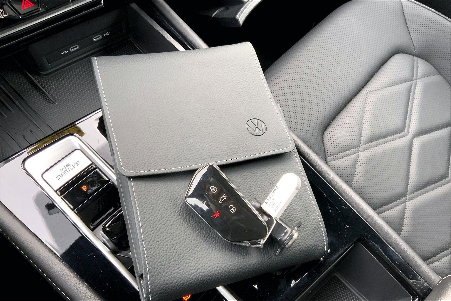 2025 Volkswagen Atlas Cross Sport 2.0T SE w/Technology