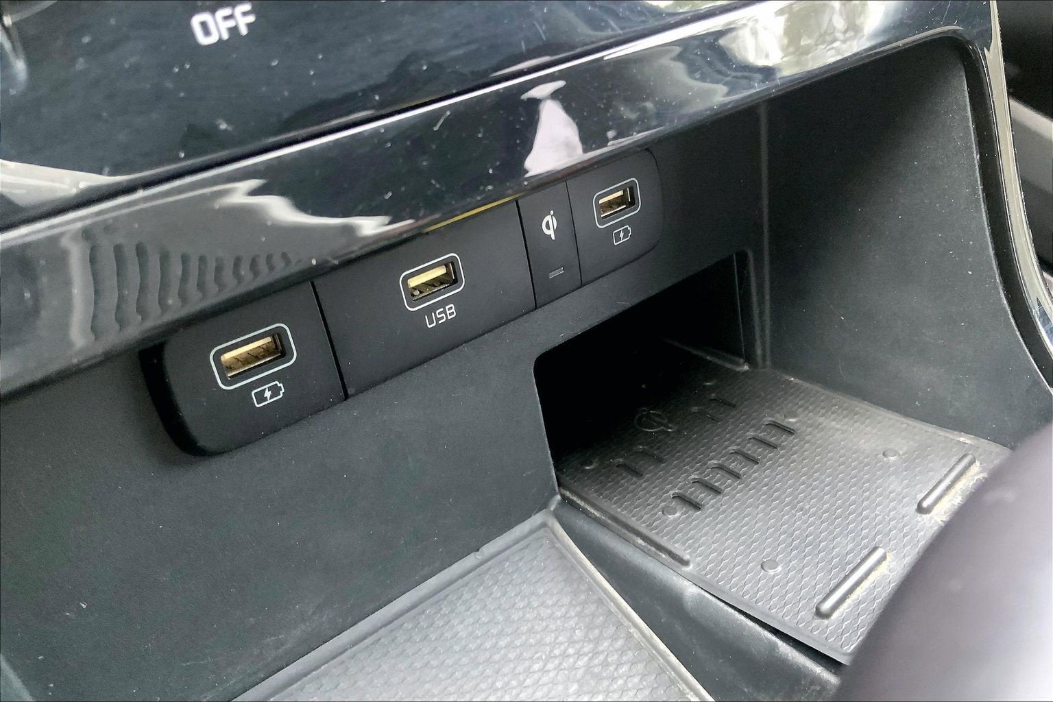 2023 Kia Carnival EX