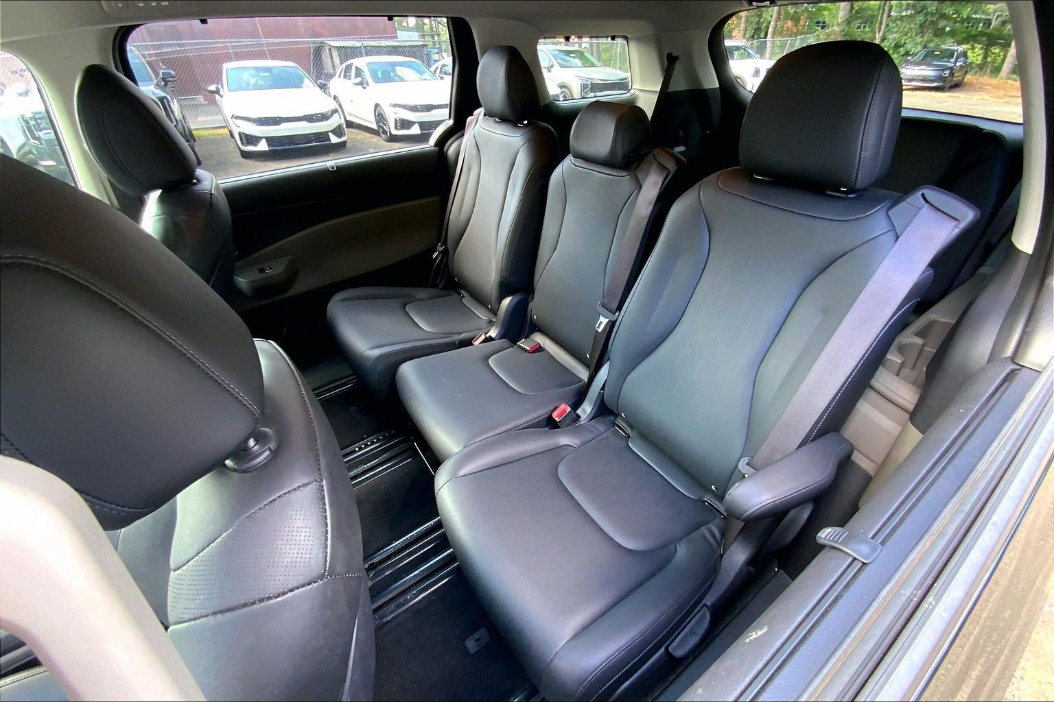 2025 Kia Carnival EX